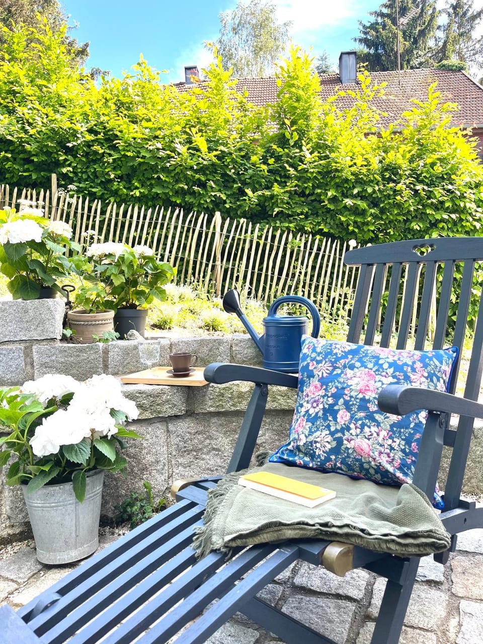 Spring, Garden, Seating area