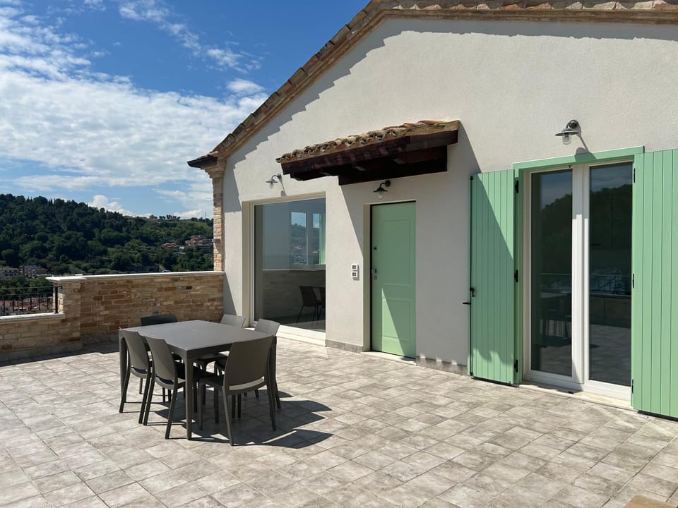 Property building, Balcony/Terrace