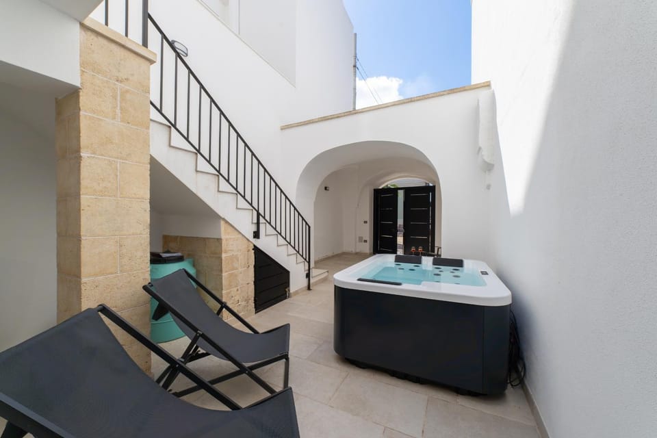 Patio, Hot Tub, sunbed