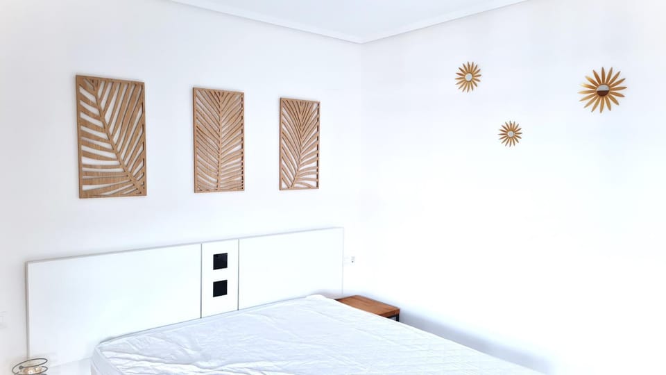 Photo of the whole room, Decorative detail, Bedroom