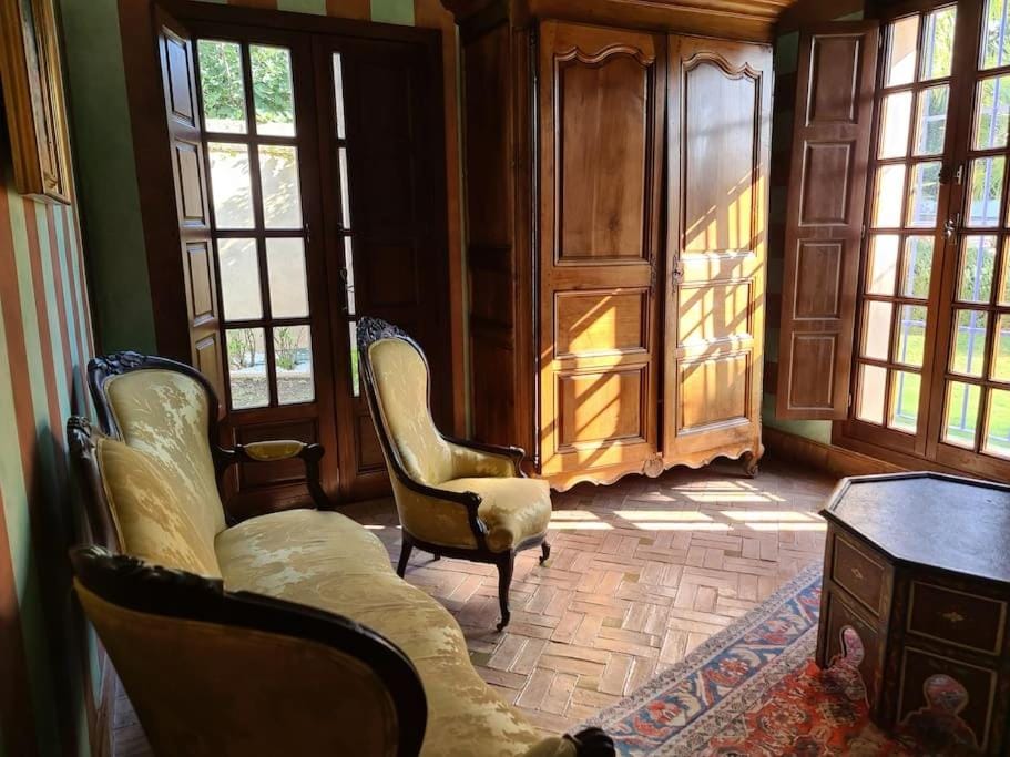 Seating area, Bedroom