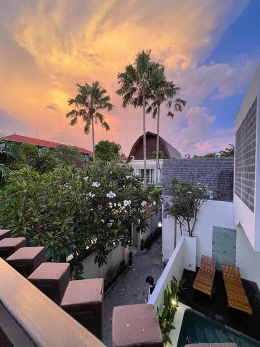 Pradha Kuta, 3 BDR, 3 minutes from seminyak beach Villa in Kuta