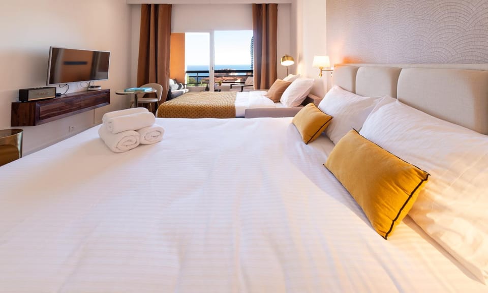 TV and multimedia, Photo of the whole room