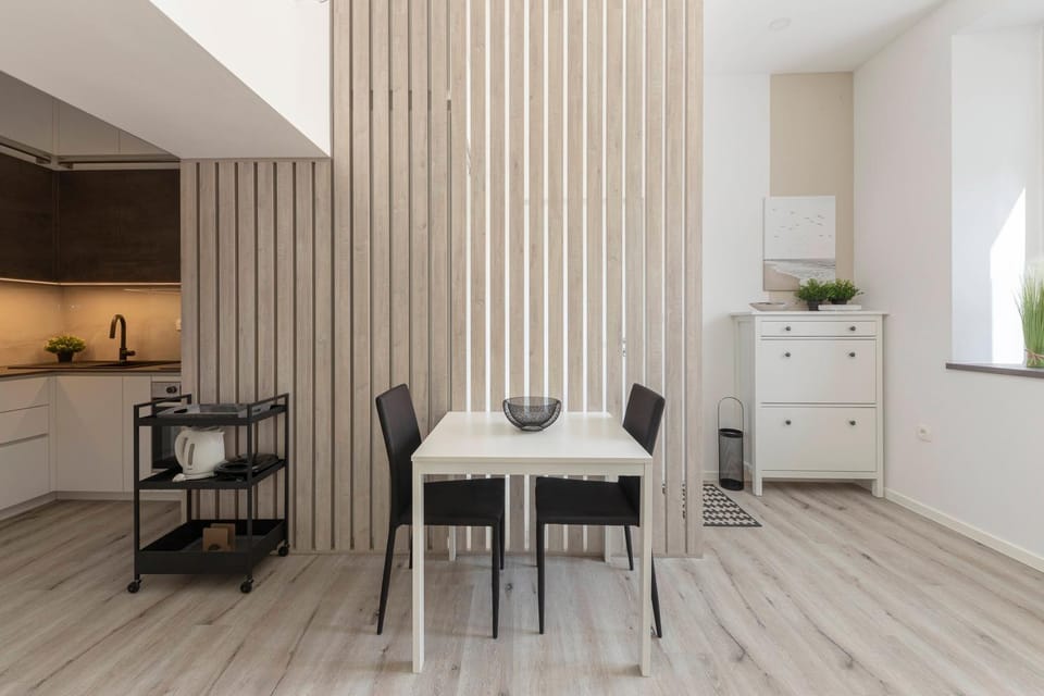 Kitchen or kitchenette, Seating area, Dining area