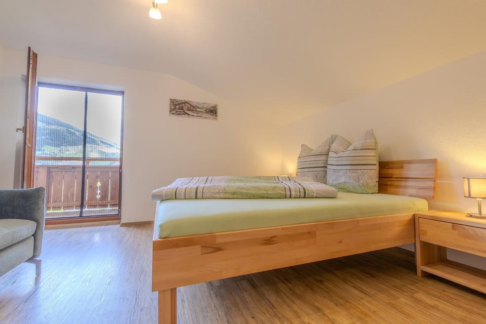 Bed, View (from property/room), Balcony/Terrace, Photo of the whole room, Bedroom