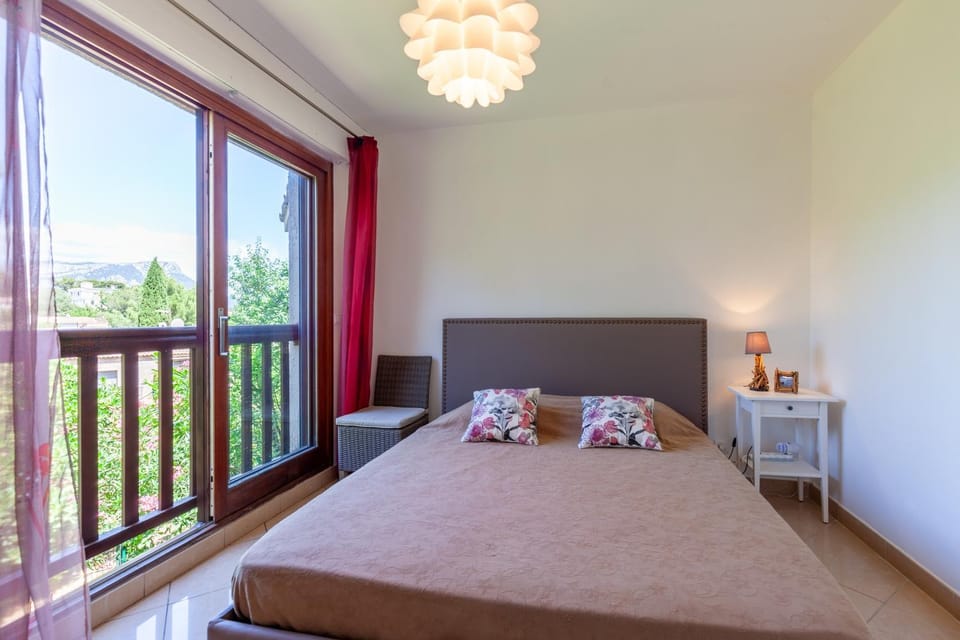 Living room, Bedroom