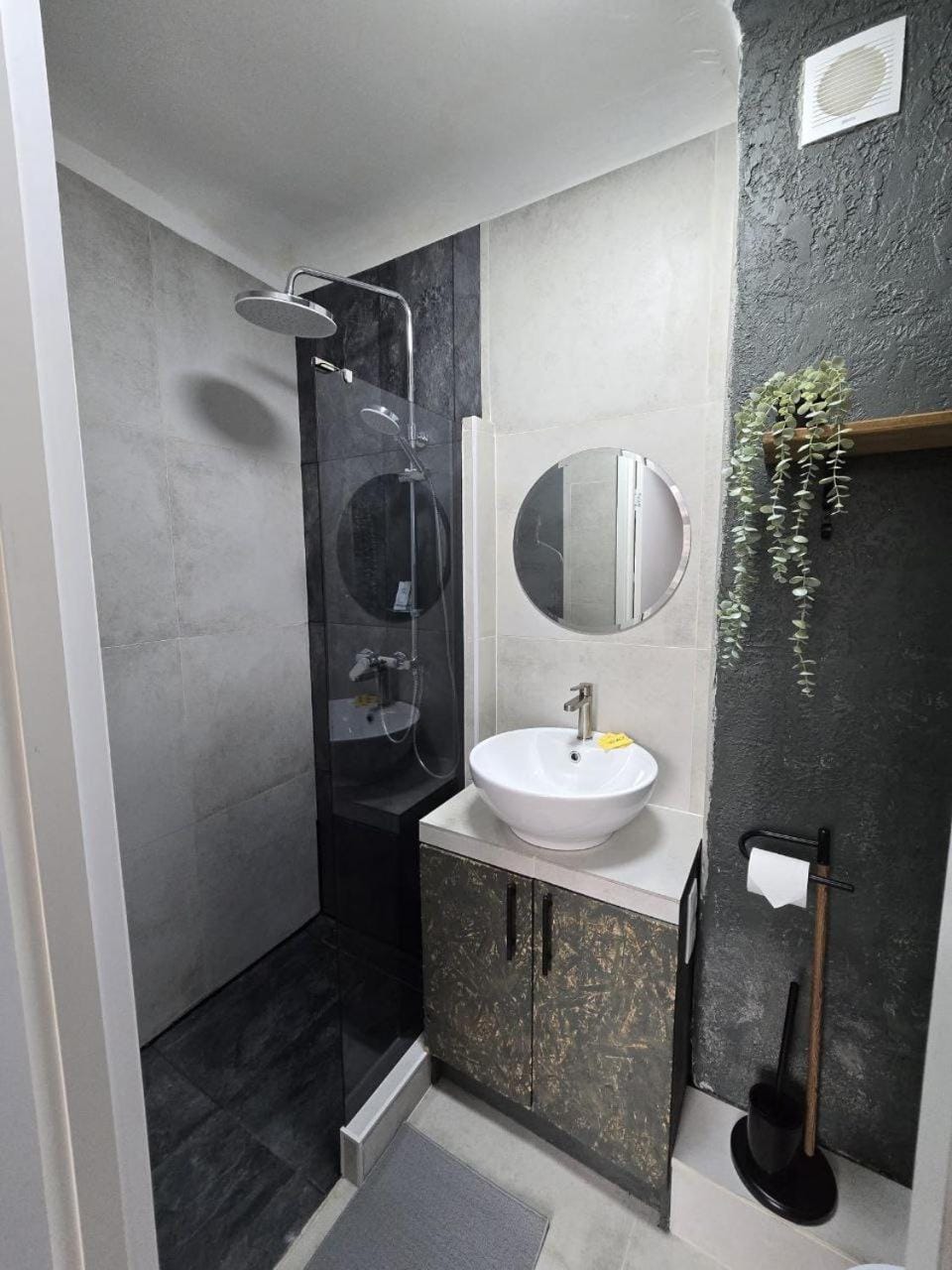 Old Riga over the river, Free parking, up to 4ppl. Self Check-in\out Apartment in Riga