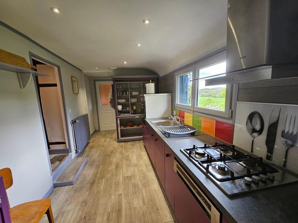Kitchen or kitchenette