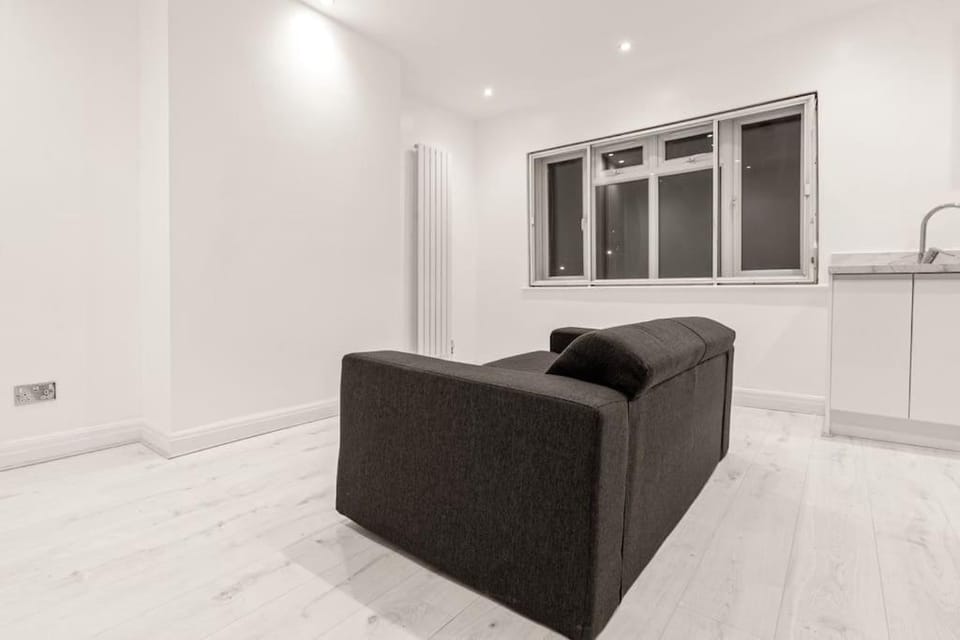 2 Bed Apartment In Wembley, Ealing, London Apartment in Wembley