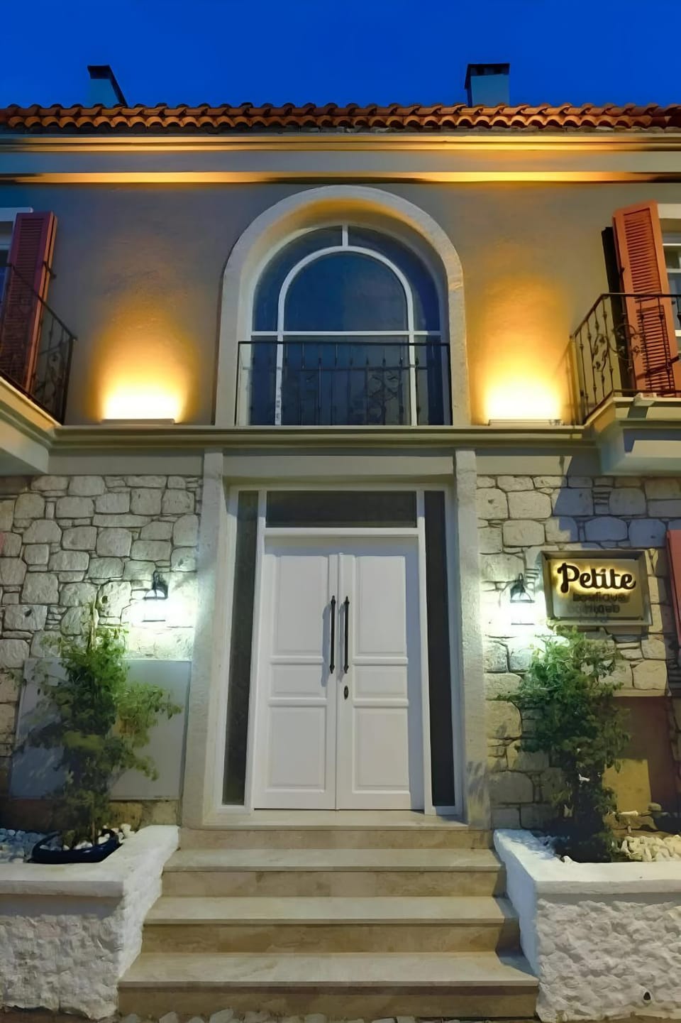 Facade/entrance