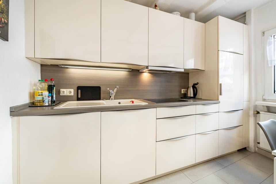 Kitchen or kitchenette, Living room