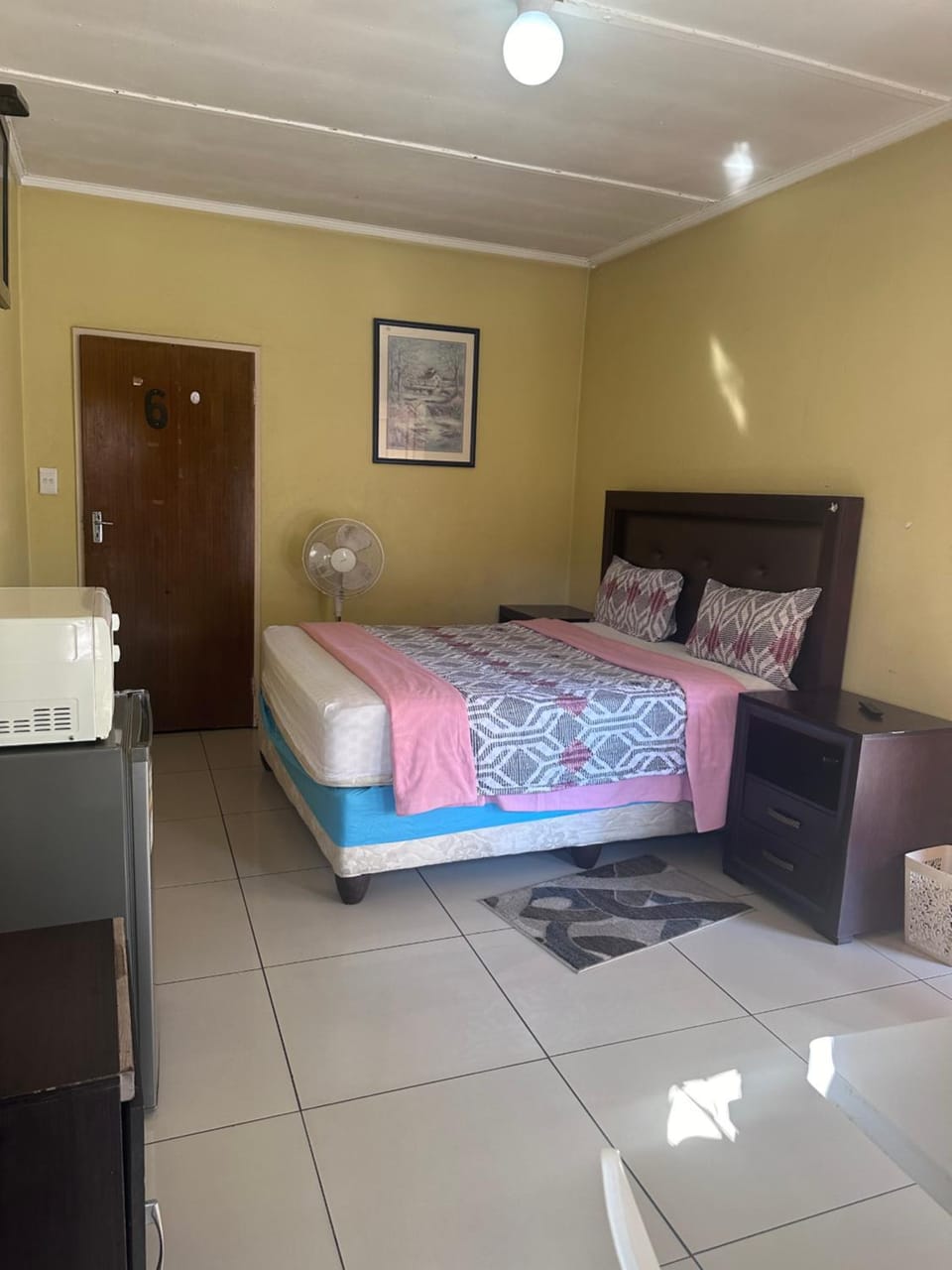 Salvador Building Bed and Breakfast in Gauteng