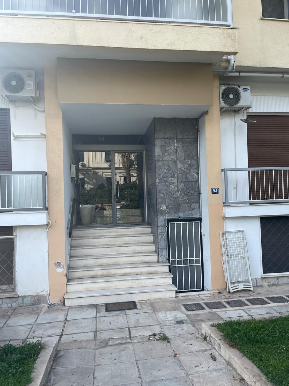Property building, Facade/entrance