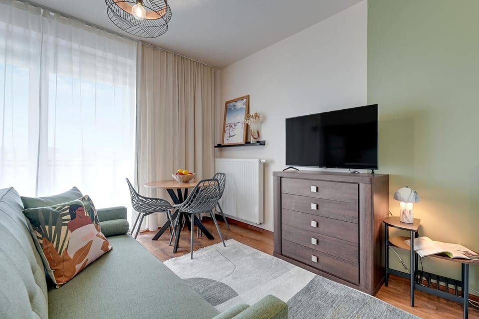 Communal lounge/ TV room, Bed, TV and multimedia, Living room, Photo of the whole room, Seating area