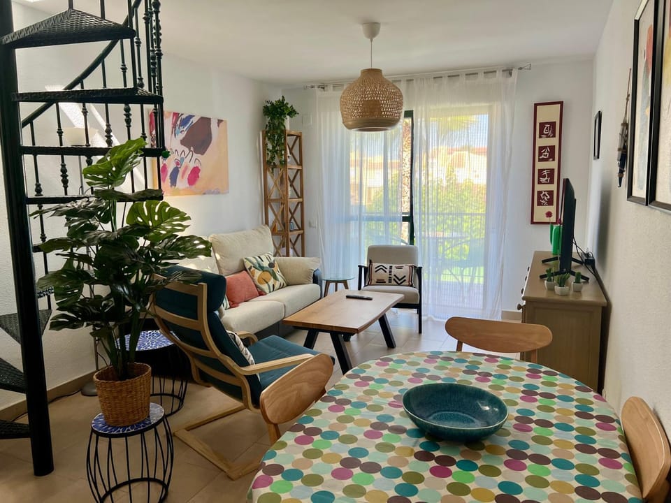 Living room, Seating area, Dining area