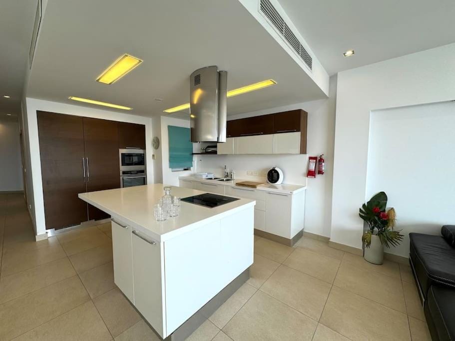 Kitchen or kitchenette, minibar, pet friendly, stove