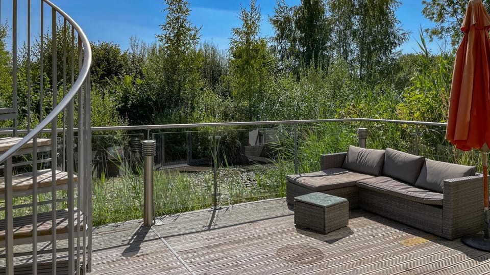 Spring, Day, View (from property/room), Balcony/Terrace, Seating area, Garden view