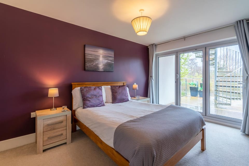 Bed, View (from property/room), Balcony/Terrace, Photo of the whole room, Bedroom