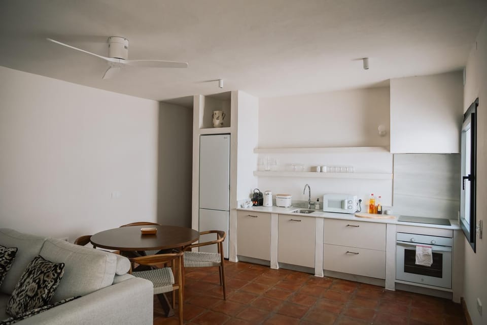 Kitchen or kitchenette, Living room, Dining area