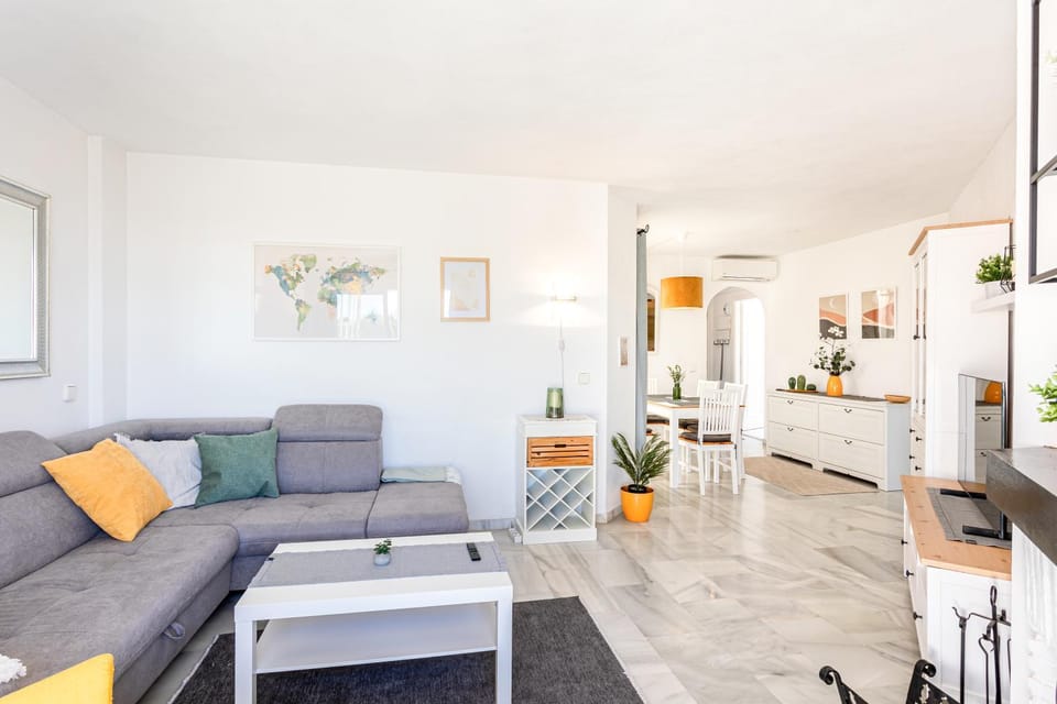 SR La Cornisa Calahonda 2 Bedrooms with Sea View Apartment in Sitio de Calahonda