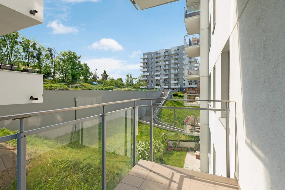 Property building, Spring, Day, Natural landscape, Garden, View (from property/room), Balcony/Terrace, Garden view