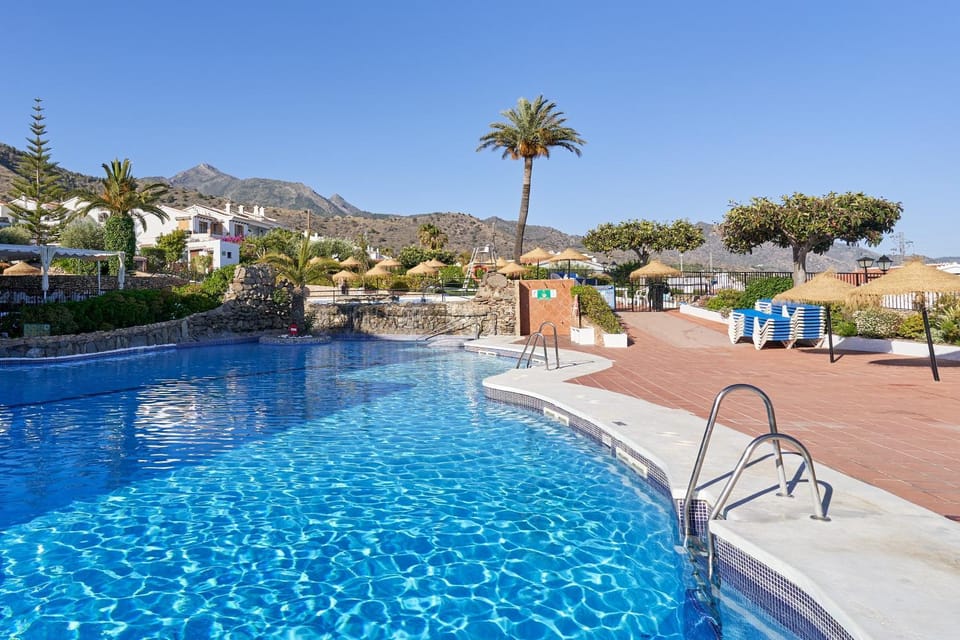 Property building, Swimming pool