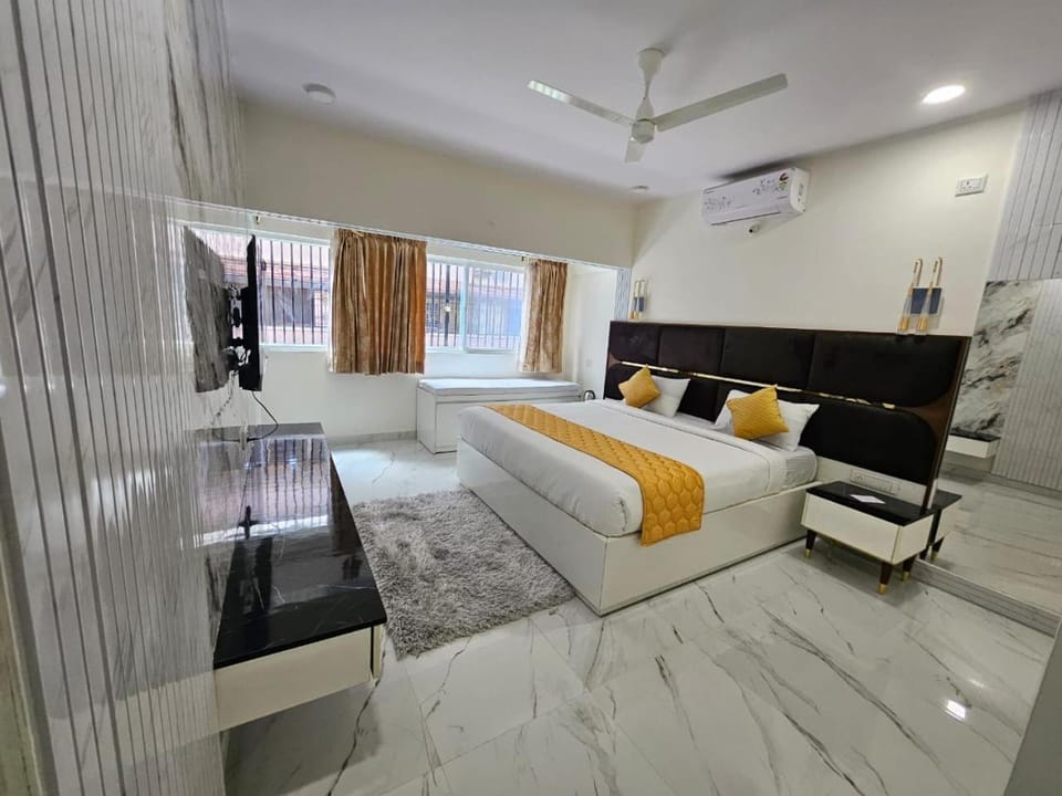 Bed, TV and multimedia, Bedroom, air conditioner