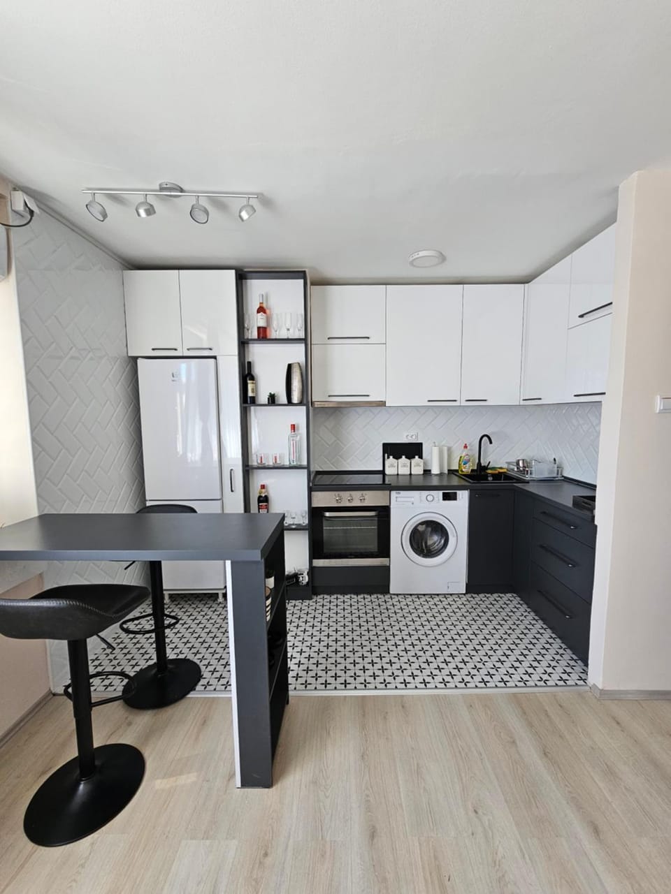 Kitchen or kitchenette, Living room, Seating area, oven