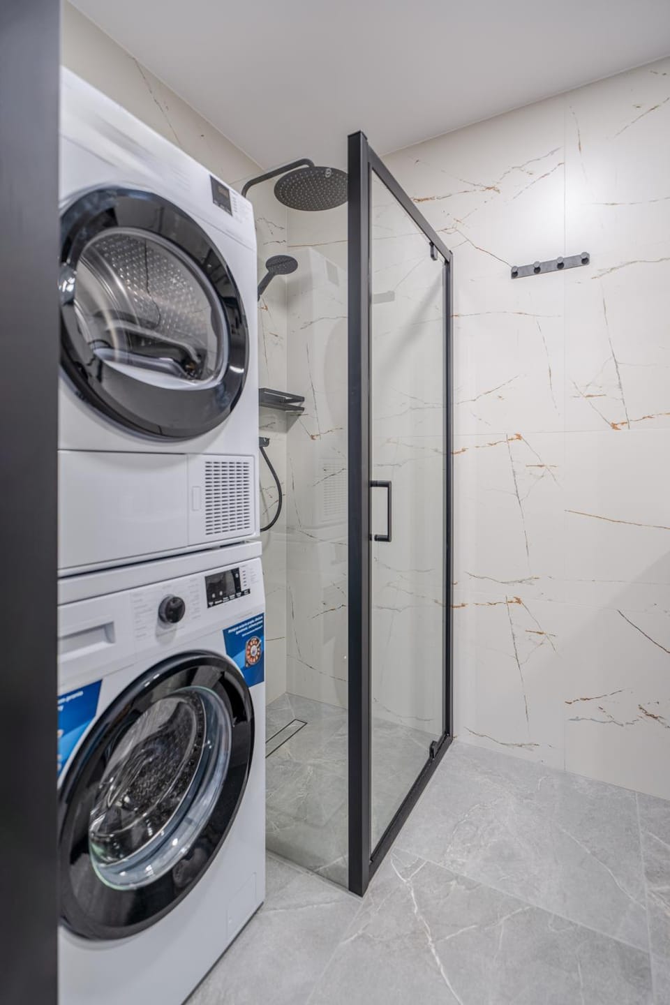 Shower, Bathroom, washing machine, dryer