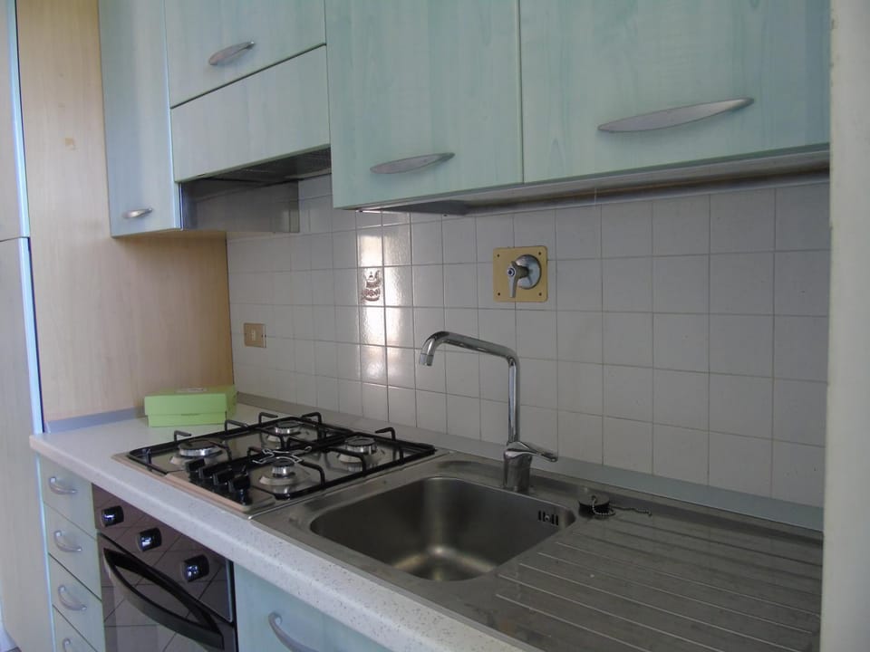 Kitchen or kitchenette, pet friendly, stove