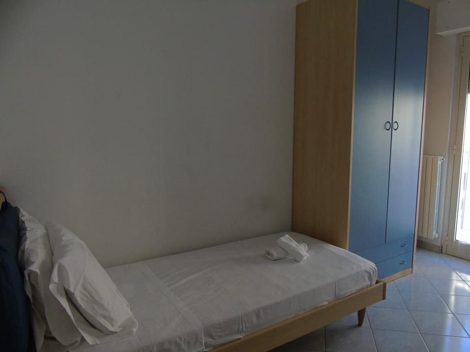 Bed, Photo of the whole room, Bedroom, towels, wardrobe