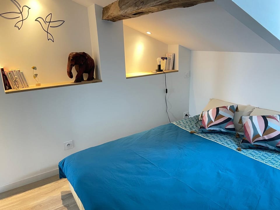 Bed, Bedroom