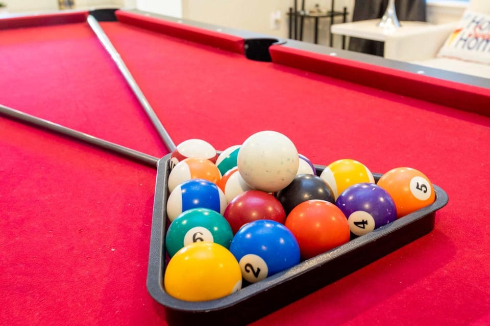 6BR Amazing Home with Private Pool - Hot Tub -BBQ! House in Four Corners