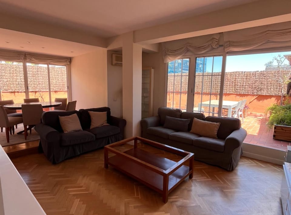 BALMES - Atico con terraza en Sant Gervasi Apartment in Barcelona