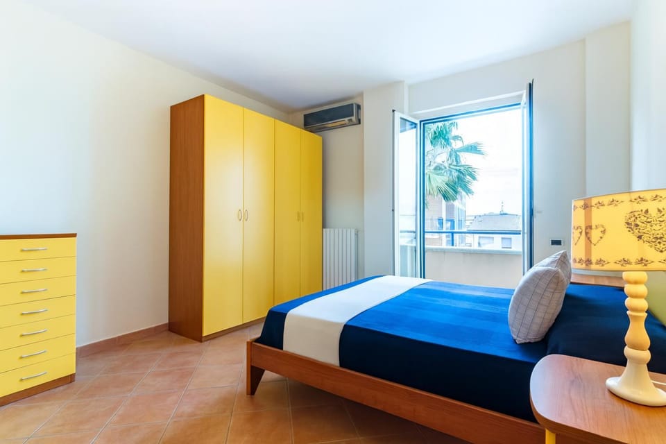 Bed, Photo of the whole room, Bedroom, wardrobe, air conditioner