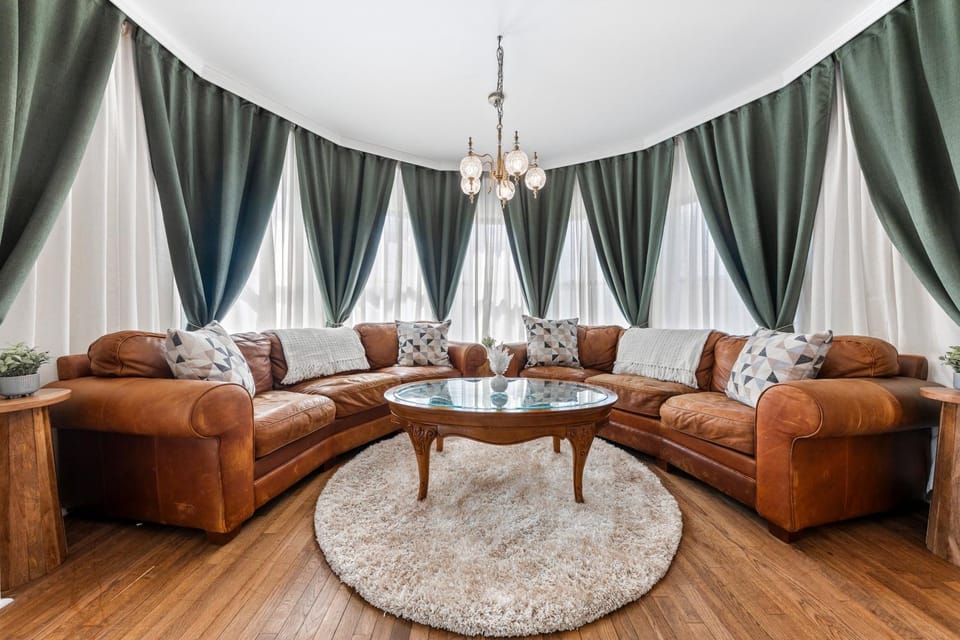 Seating area, Bedroom