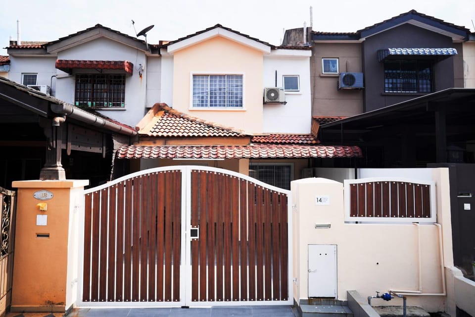 Property building, Day