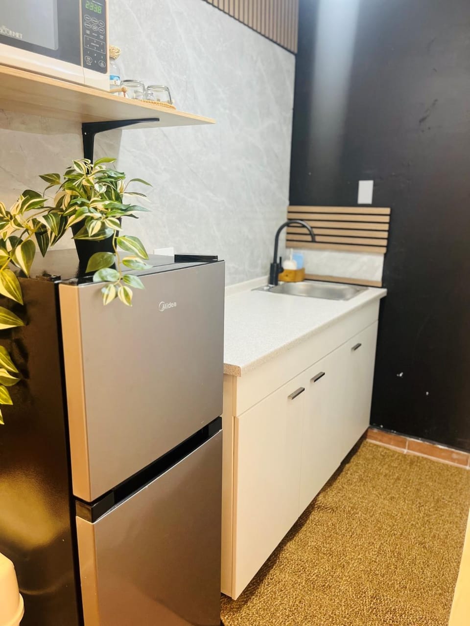 Kitchen or kitchenette