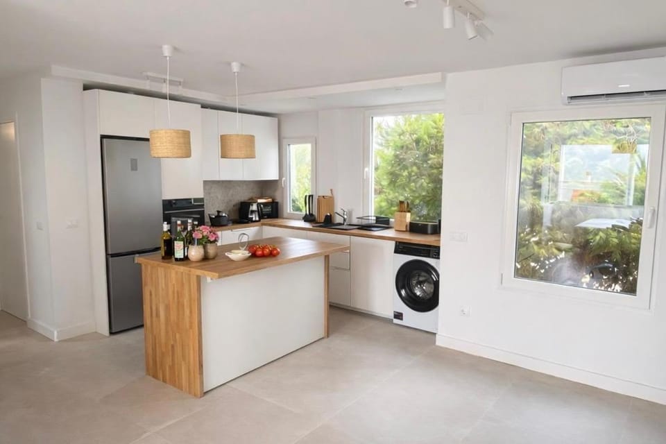 Coffee/tea facilities, Kitchen or kitchenette, dishwasher, washing machine