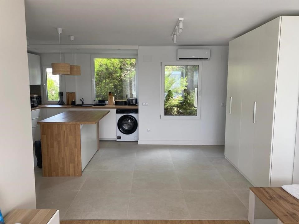 Kitchen or kitchenette, Living room, kitchen
