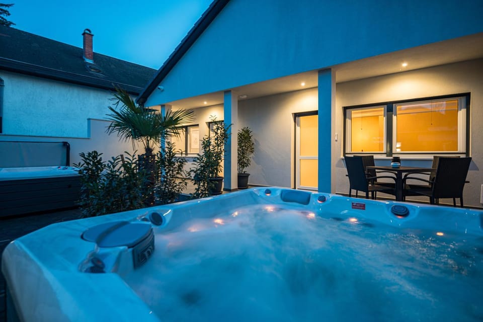Night, Natural landscape, Hot Tub, Pool view