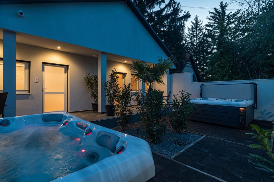 Night, Natural landscape, Garden, Hot Tub, Garden view