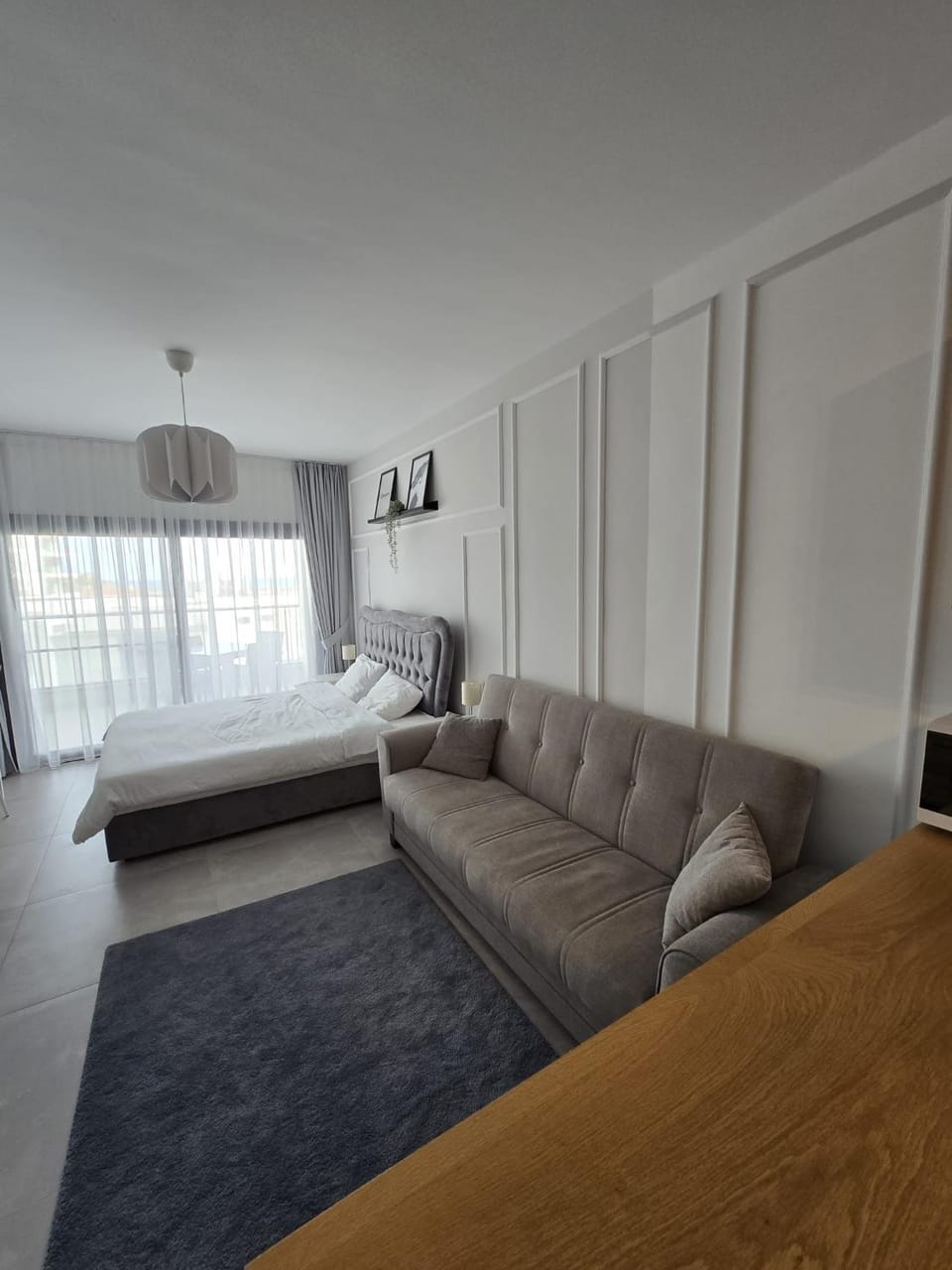 Bed, Living room, Photo of the whole room, Seating area, Bedroom