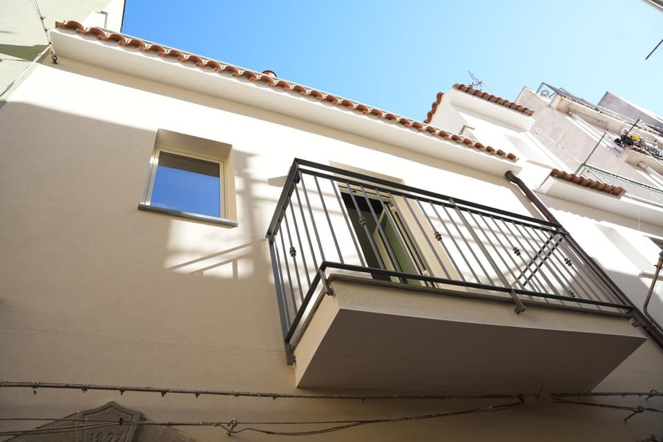 Property building, View (from property/room), Balcony/Terrace