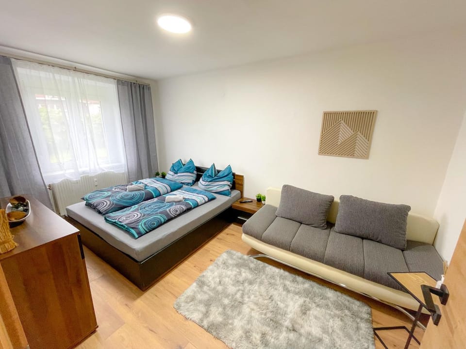 Photo of the whole room, Bedroom