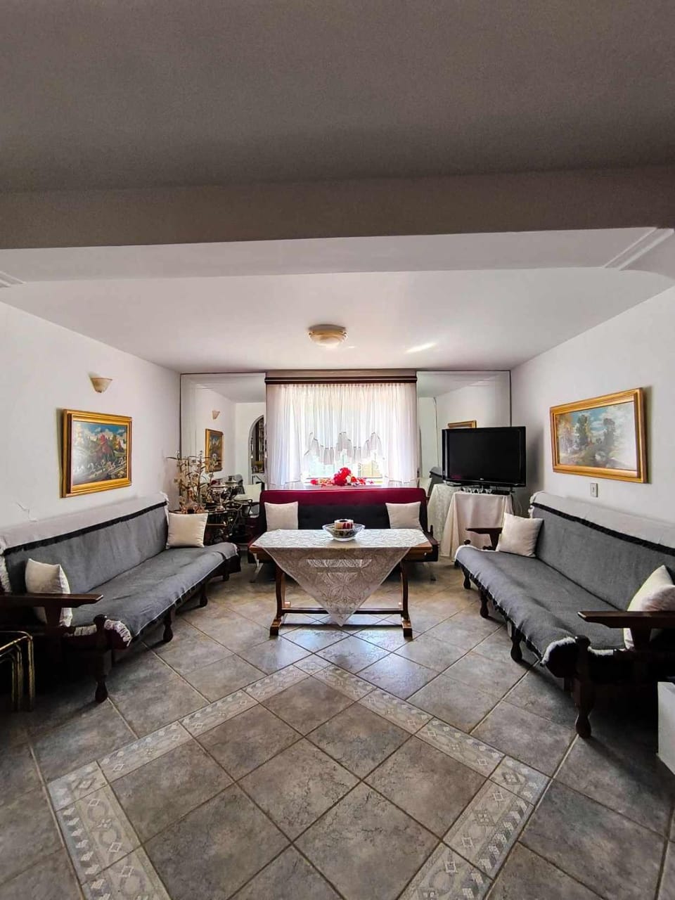 TV and multimedia, Living room, Seating area