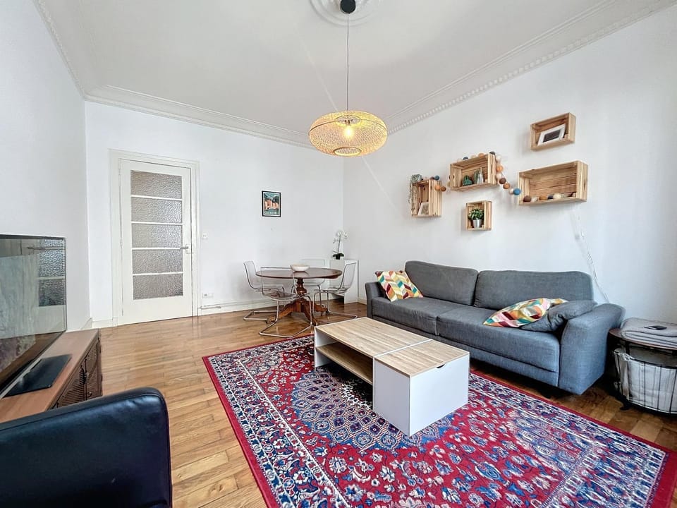 Communal lounge/ TV room, TV and multimedia, Living room, Seating area