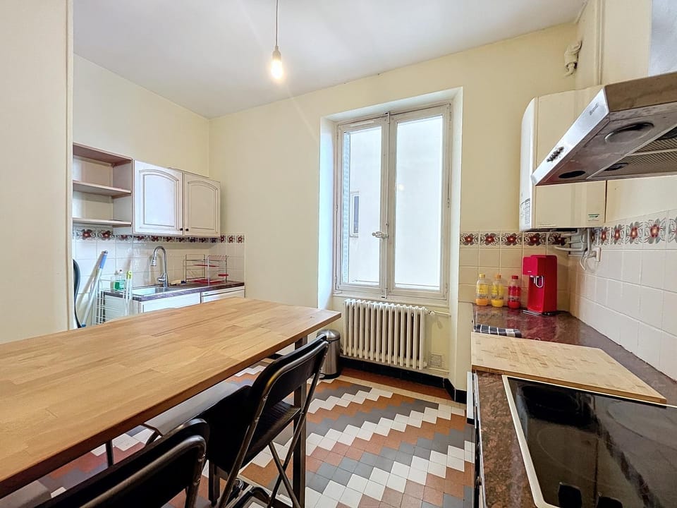 Kitchen or kitchenette, Dining area, minibar, oven, pet friendly, stove