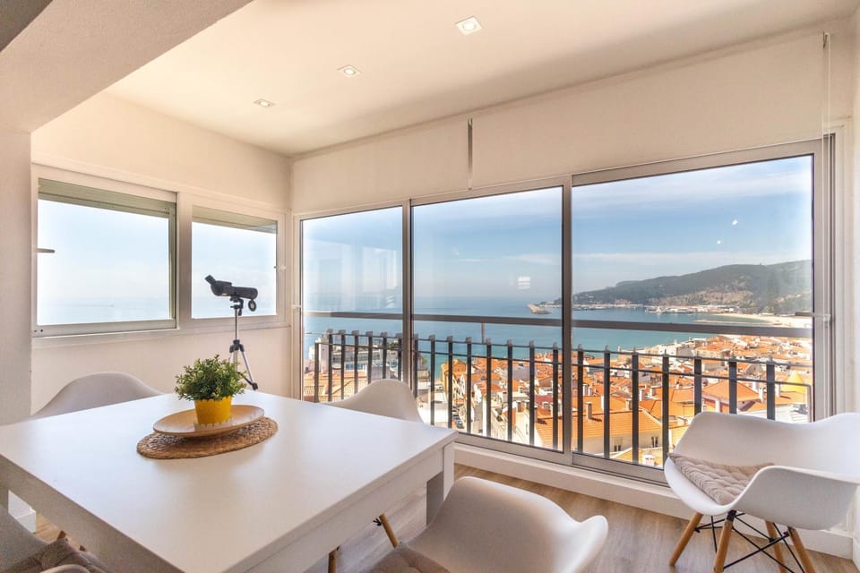 Seating area, Dining area, Sea view