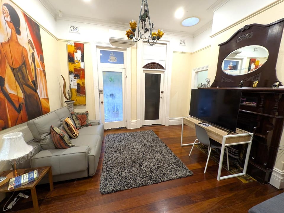 Subiaco 1Bd in Heritage Home Gem! Apartment in Perth